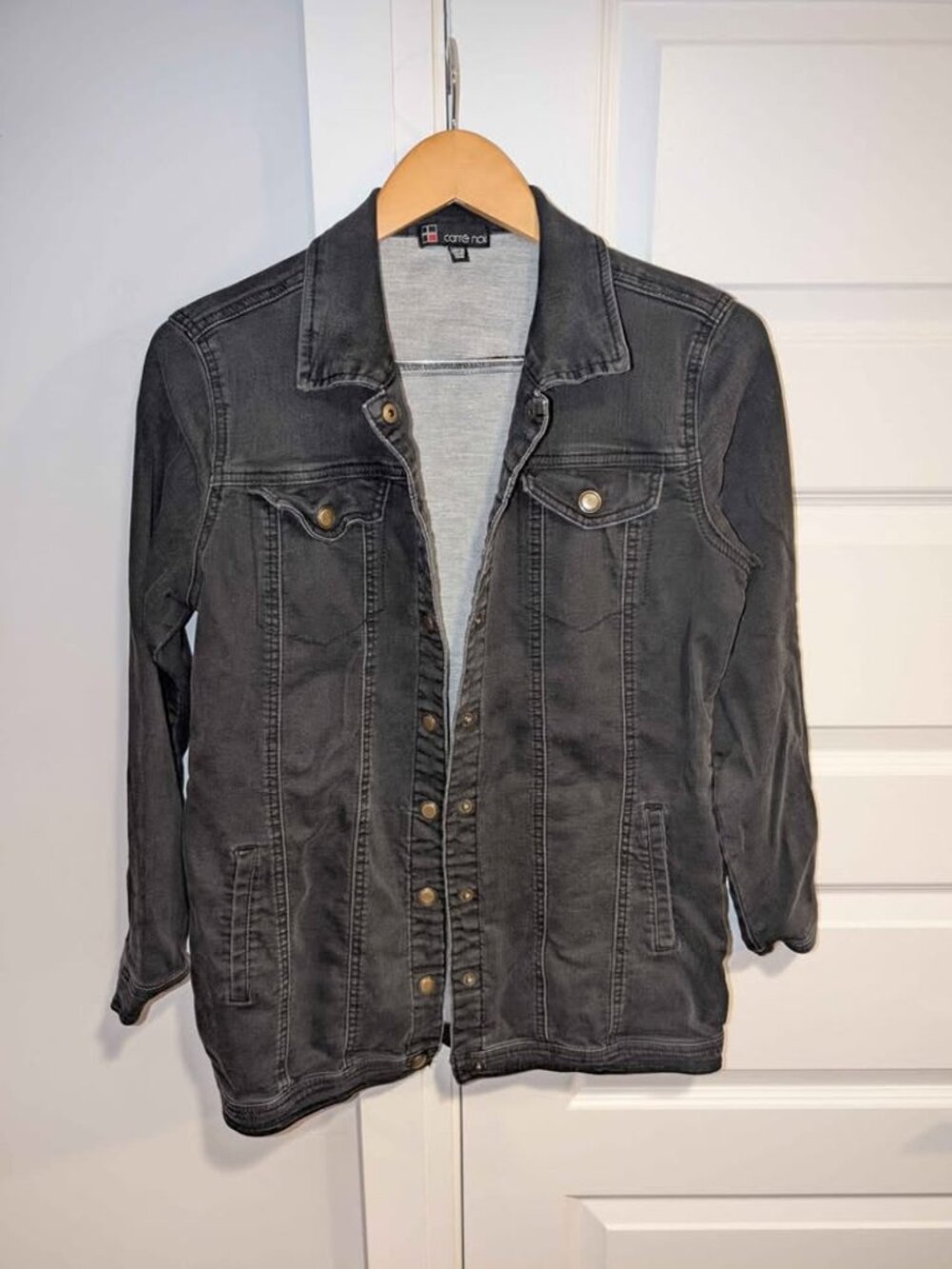 Carré Noir Women’s Faded Black Denim Jacket Button Front - Medium